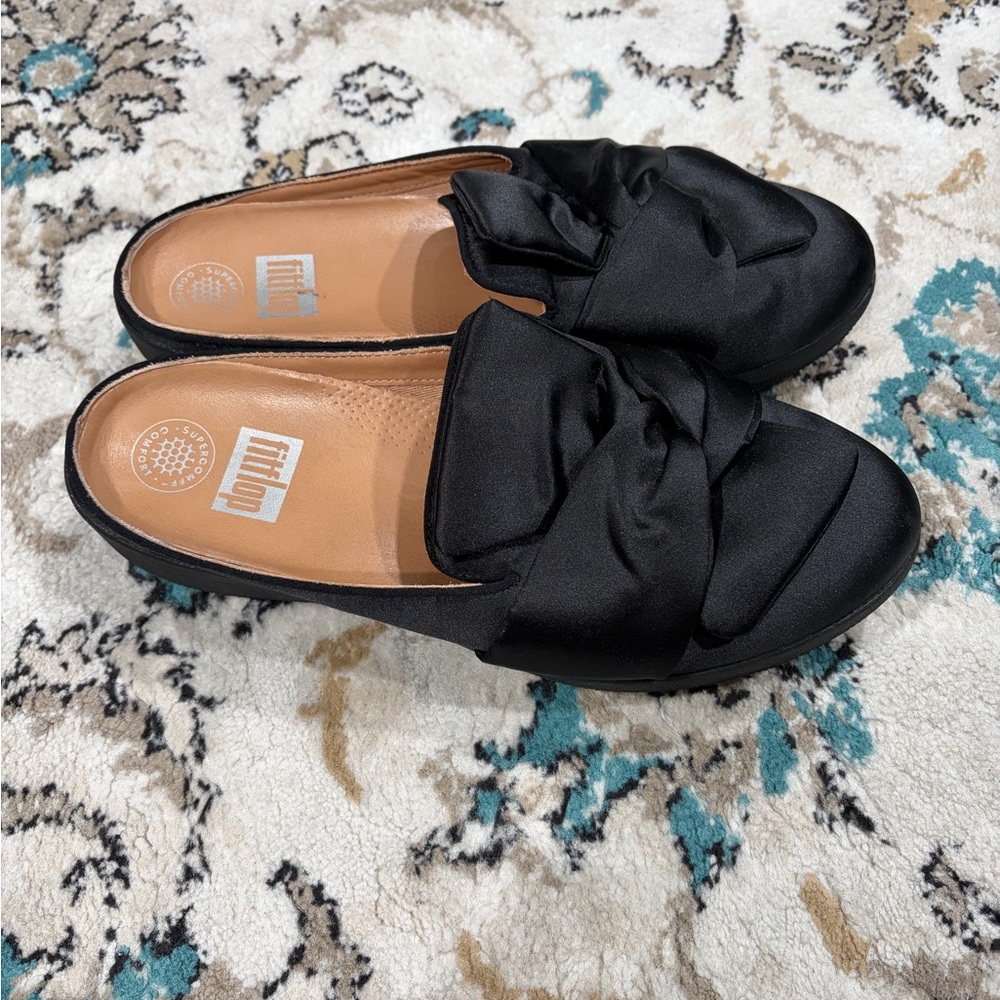 Fitflop Women’s Superskate Satin Large Bow Mike Slide Flats Size 10